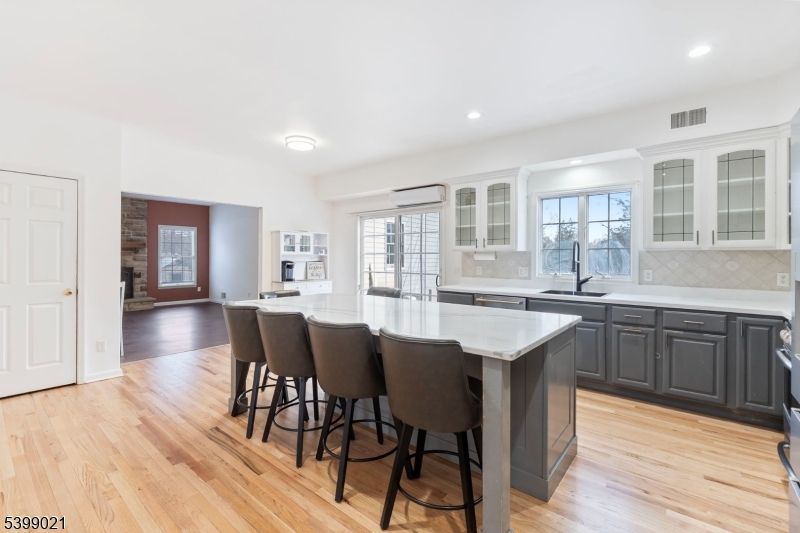 Lafayette Twp., New Jersey, 07848, United States, 5 Bedrooms Bedrooms, ,4 BathroomsBathrooms,Residential,For Sale,2003024