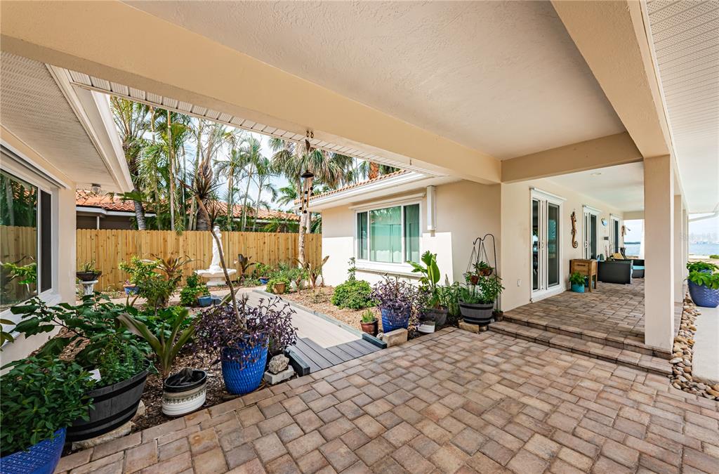 St Petersburg, Florida, 33710, United States, 4 Bedrooms Bedrooms, ,4 BathroomsBathrooms,Residential,For Sale,1826859