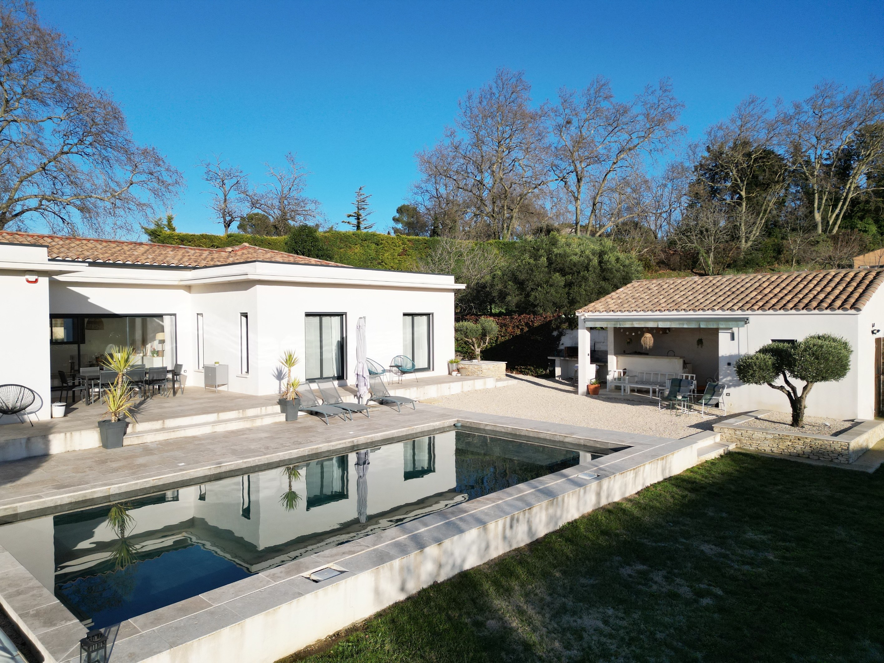  Elegant single-level contemporary villa with swimming pool and landscaped garde… - 物件實景
