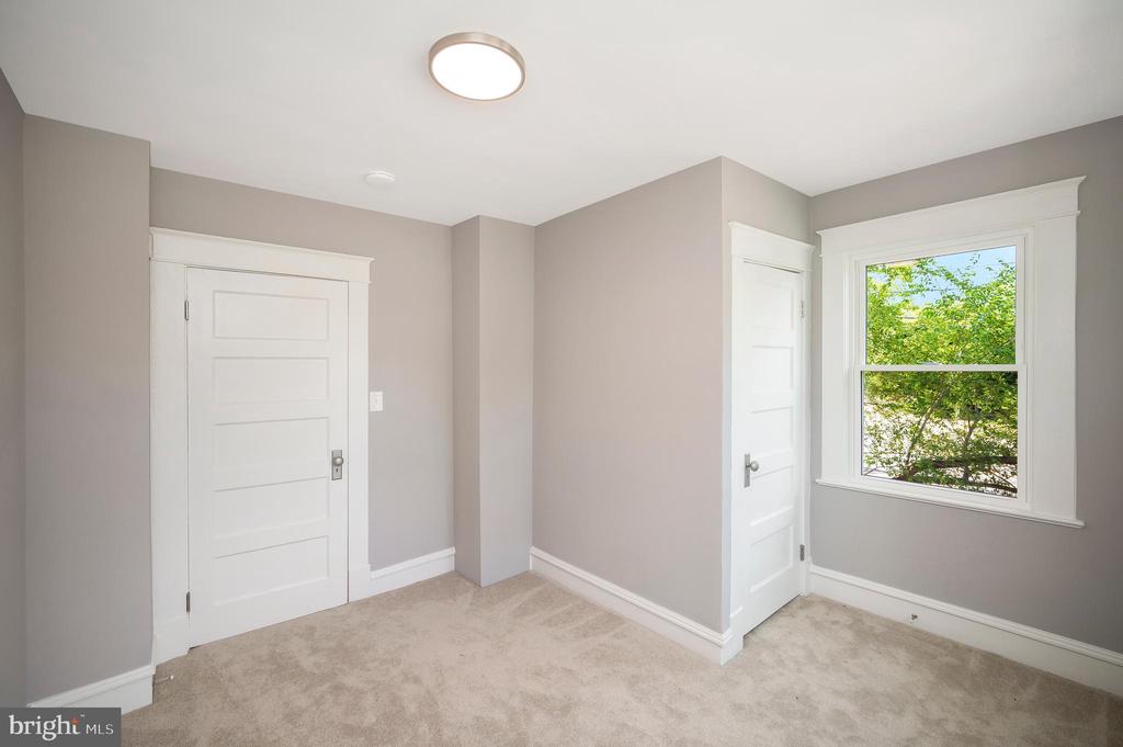 Fredericksburg, Virginia, 22401, United States, 4 Bedrooms Bedrooms, ,3 BathroomsBathrooms,Residential,For Sale,1916037