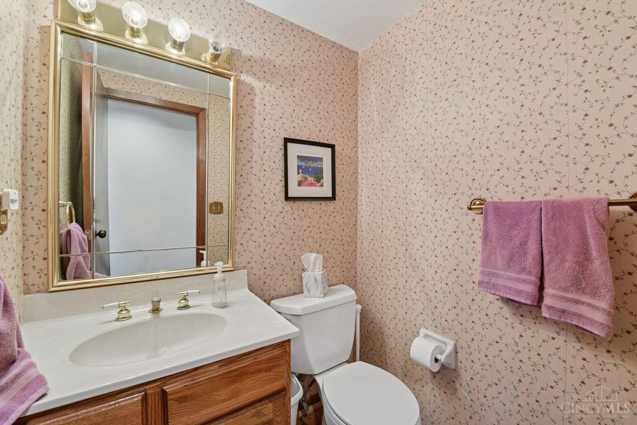 Anderson Twp, Ohio, 45255, United States, 4 Bedrooms Bedrooms, ,3 BathroomsBathrooms,Residential,For Sale,2001955