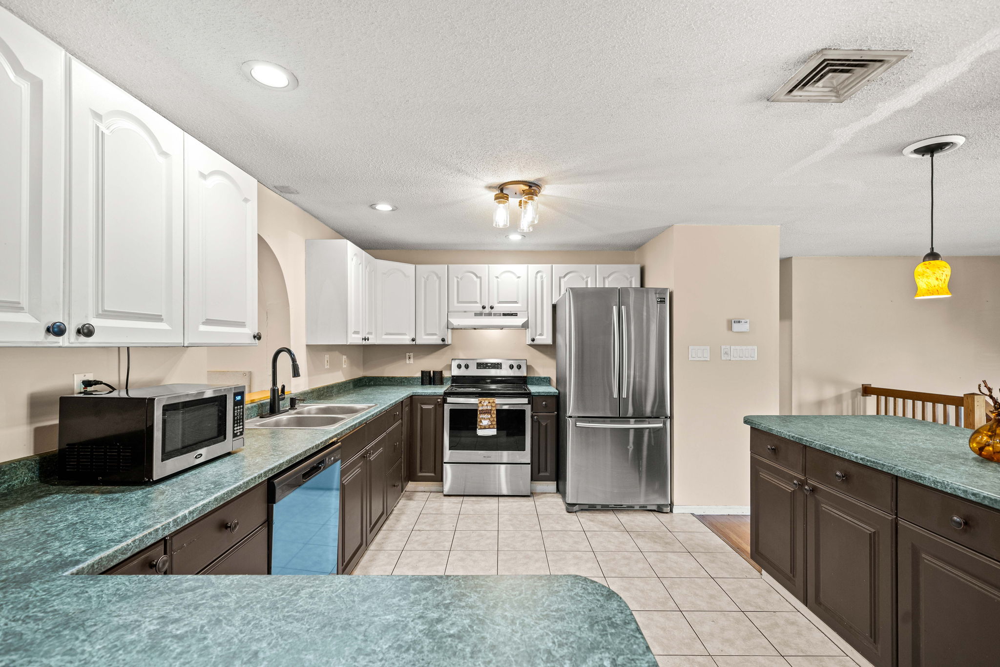  240 Hampstead St, Methuen, MA, 01844 - 物件實景