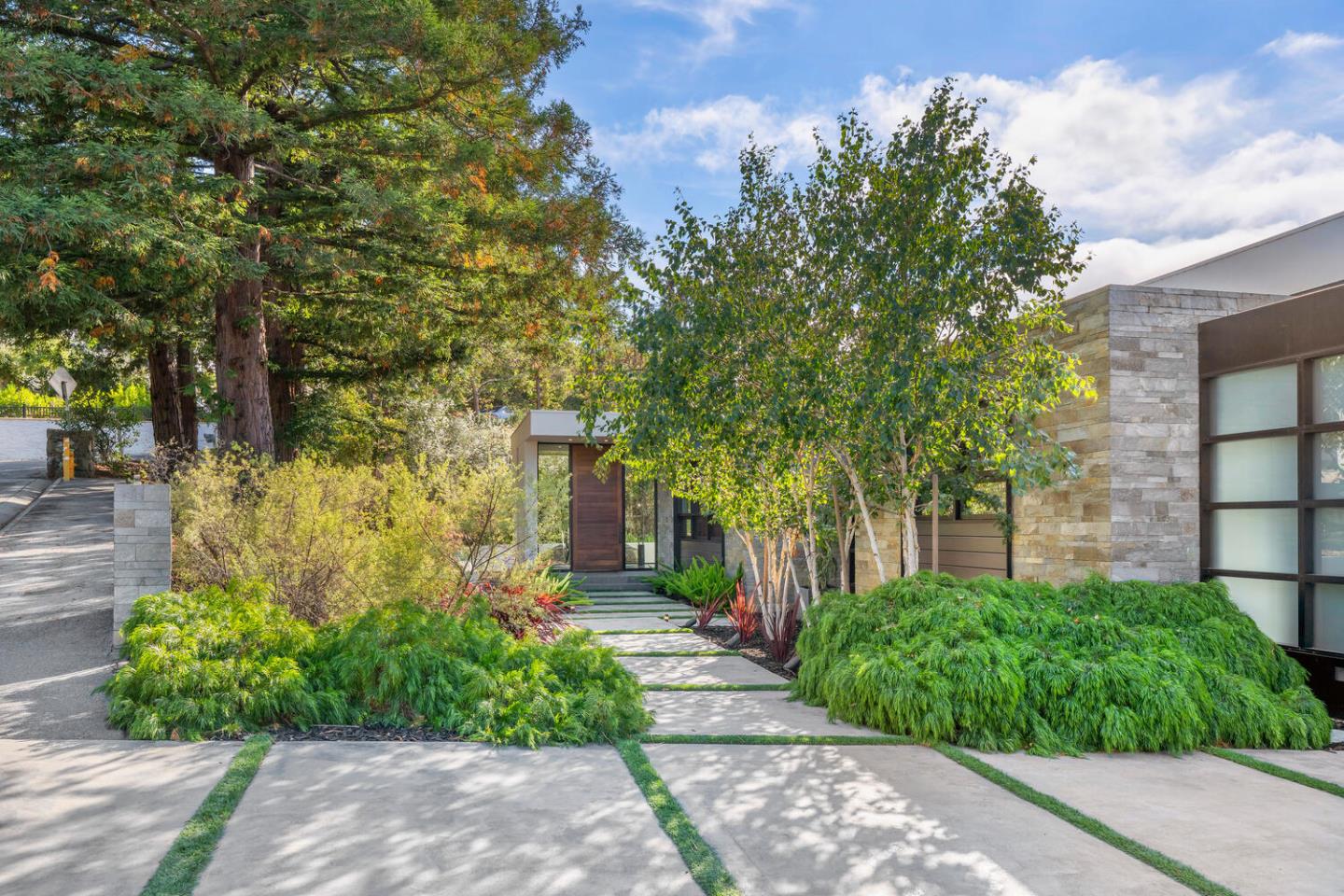 Hillsborough, California, 94010, United States, 4 Bedrooms Bedrooms, ,4 BathroomsBathrooms,Residential,For Sale,1940543
