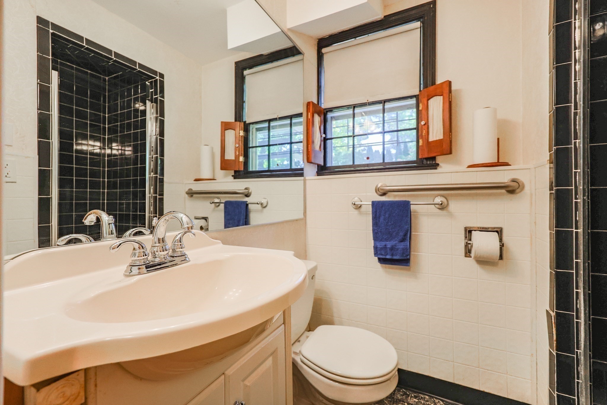 Reading, Massachusetts, 01867, United States, 3 Bedrooms Bedrooms, ,1 BathroomBathrooms,Residential,For Sale,1979486