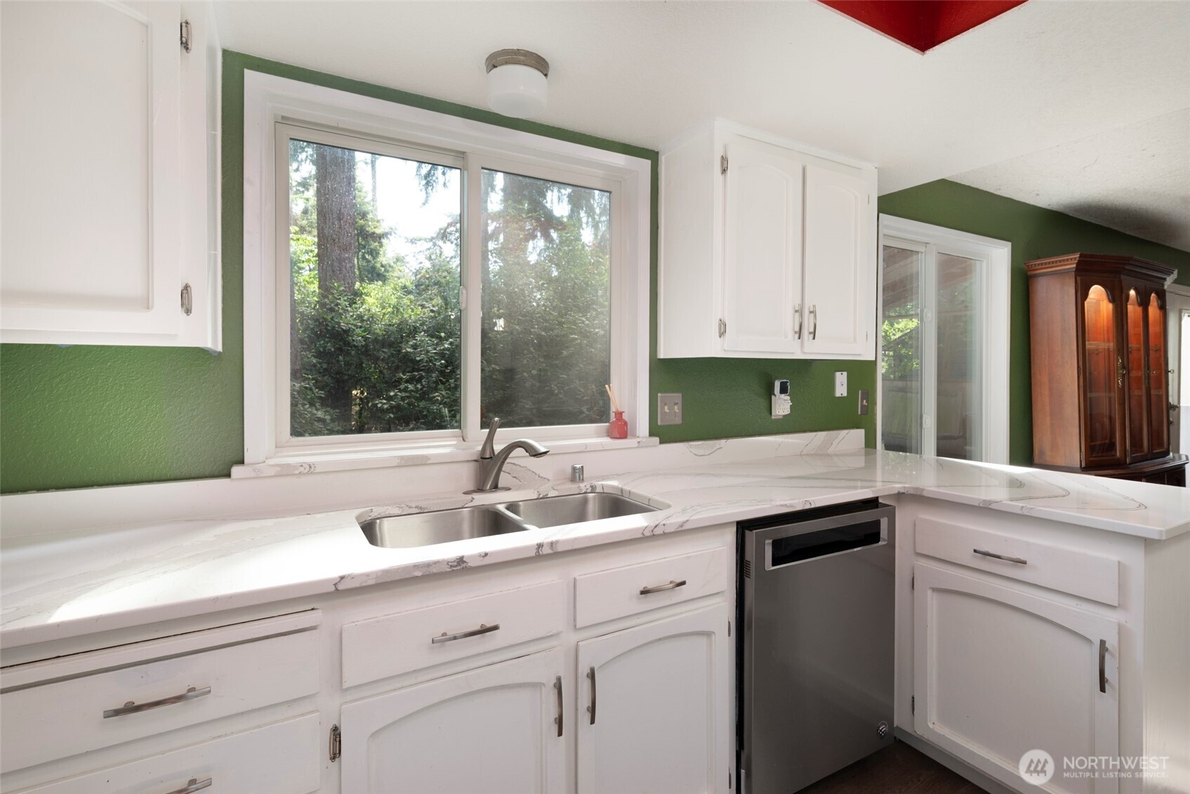 Oak Harbor, Washington, 98277, United States, 4 Bedrooms Bedrooms, ,3 BathroomsBathrooms,Residential,For Sale,1901658