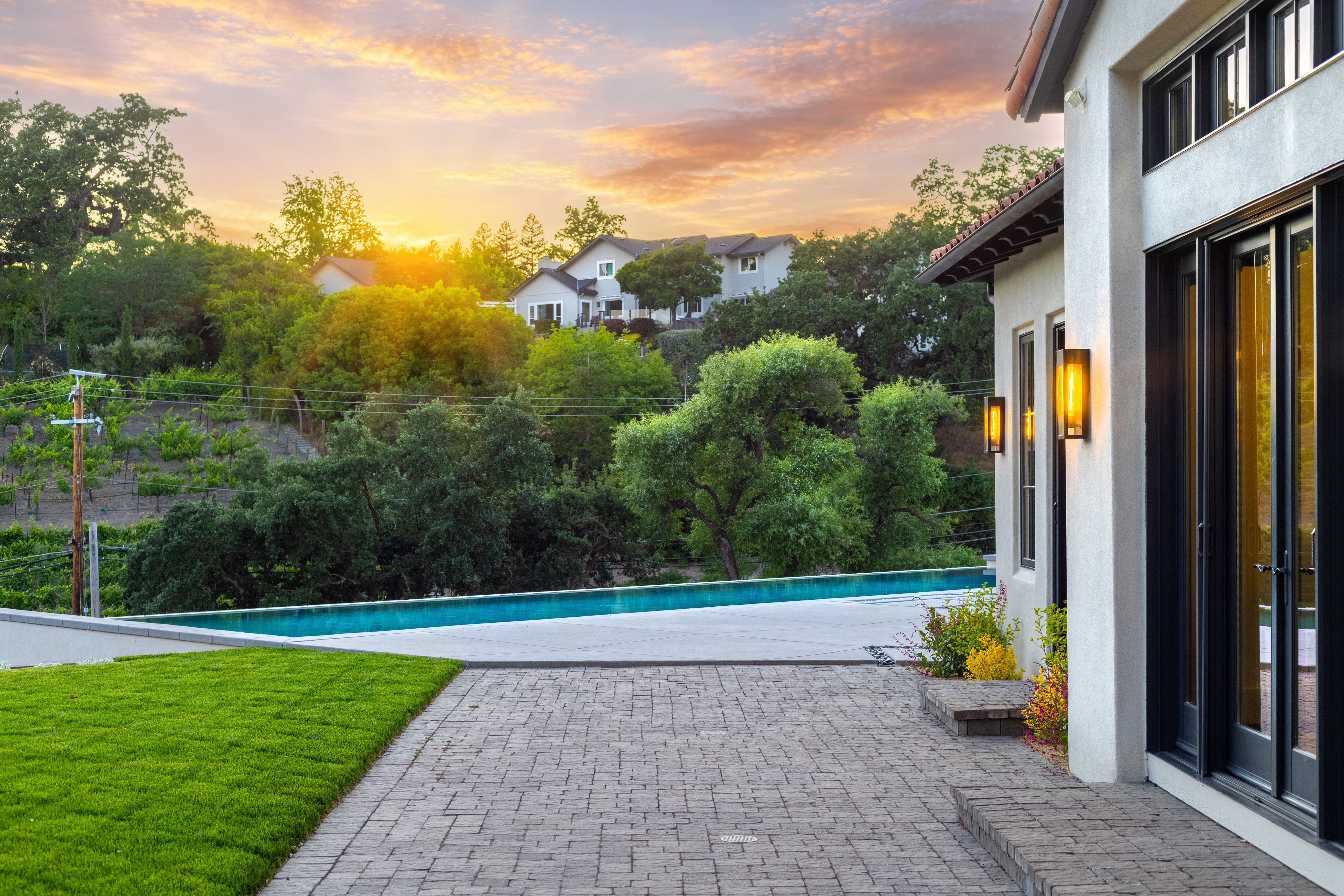  Grand Luxury Estate on 1.5± Acres with Vineyard and Infinity Pool - 物件實景