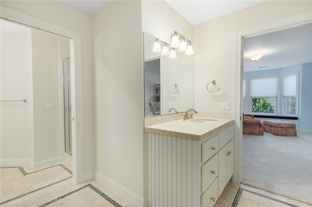 East Greenwich, Rhode Island, 02818, United States, 5 Bedrooms Bedrooms, ,7 BathroomsBathrooms,Residential,For Sale,1940425