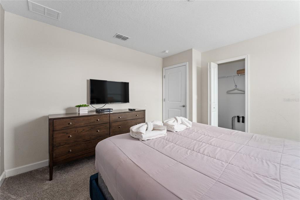 Davenport, Florida, 33896, United States, 8 Bedrooms Bedrooms, ,5 BathroomsBathrooms,Residential,For Sale,1907753