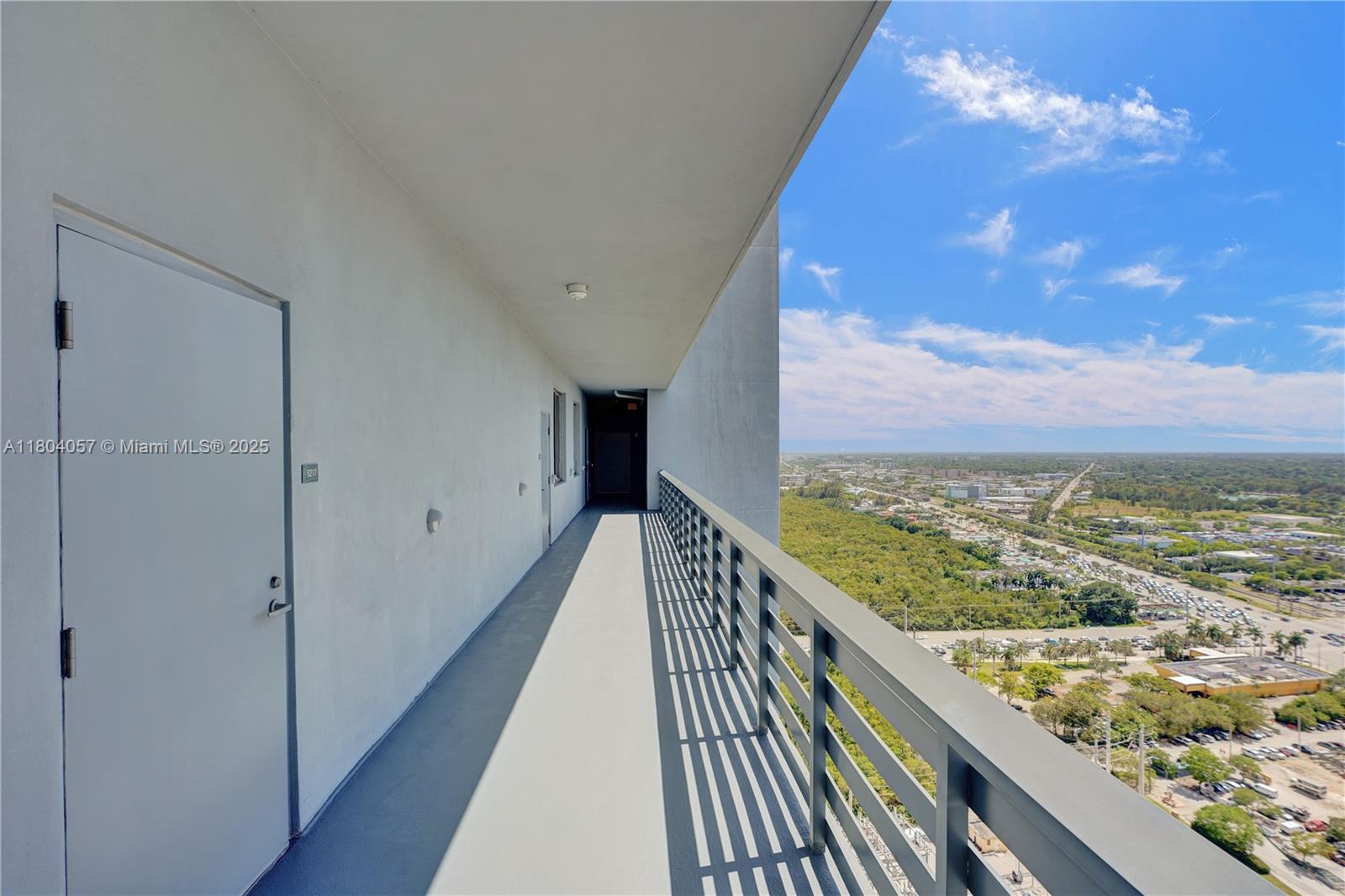 North Miami Beach, Florida, 33160, United States, 2 Bedrooms Bedrooms, ,2 BathroomsBathrooms,Residential,For Sale,1826638