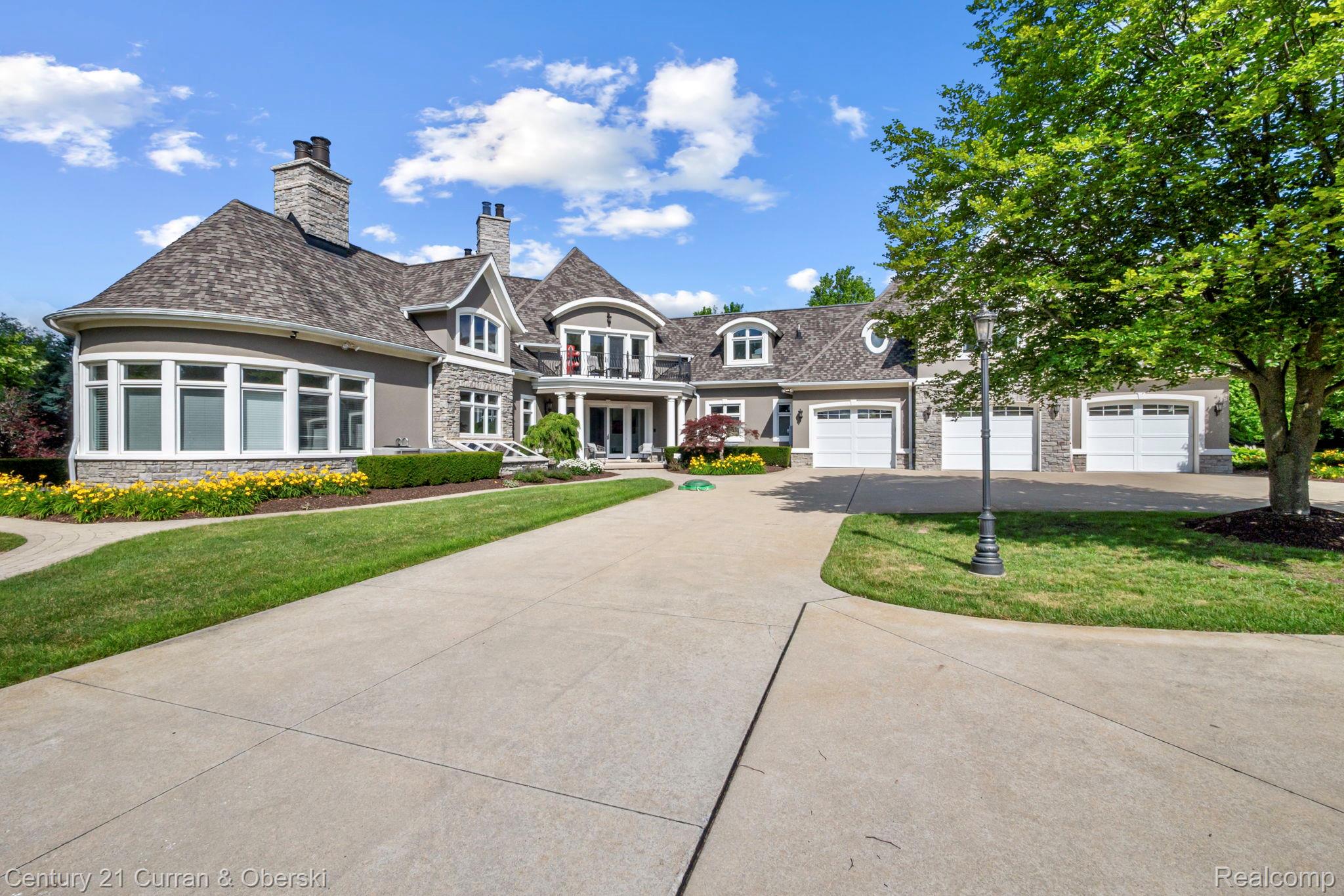 South Lyon, Michigan, 48178, United States, 6 Bedrooms Bedrooms, ,8 BathroomsBathrooms,Residential,For Sale,1976277