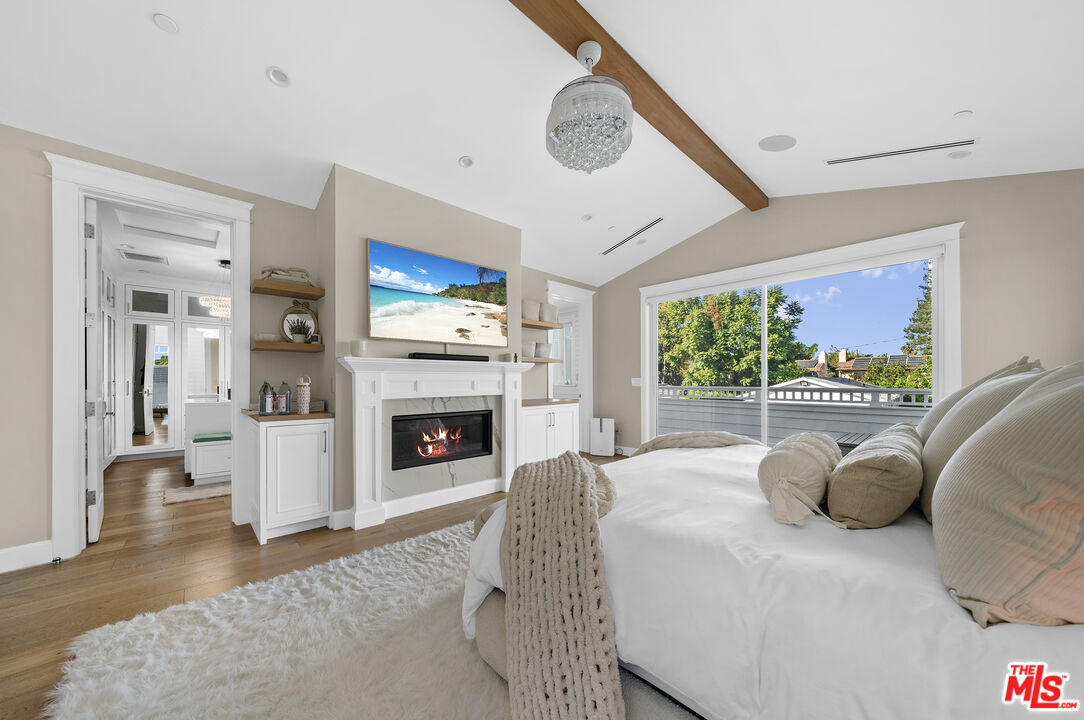 Valley Village, California, 91607, United States, 7 Bedrooms Bedrooms, ,8 BathroomsBathrooms,Residential,For Sale,1997303