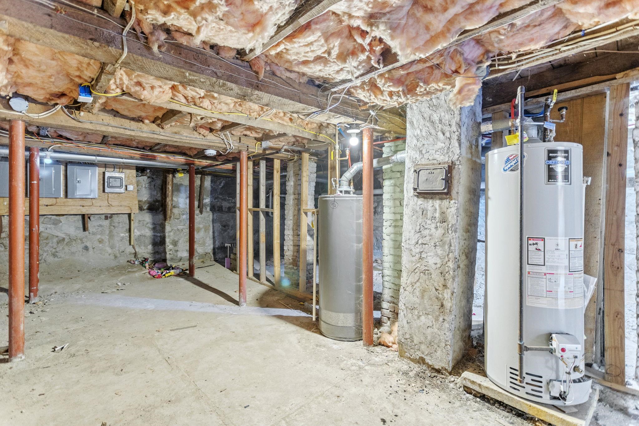 Manchester, New Hampshire, 03103, United States, ,Residential,For Sale,1981935