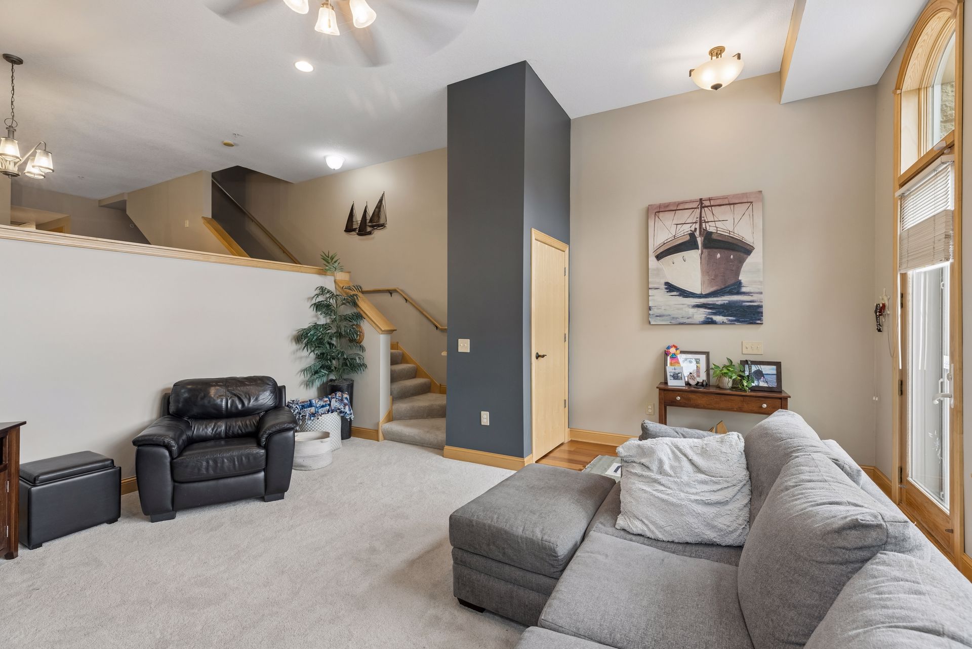  Timeless Brownstone Living in the Heart of Stillwater - 物件實景