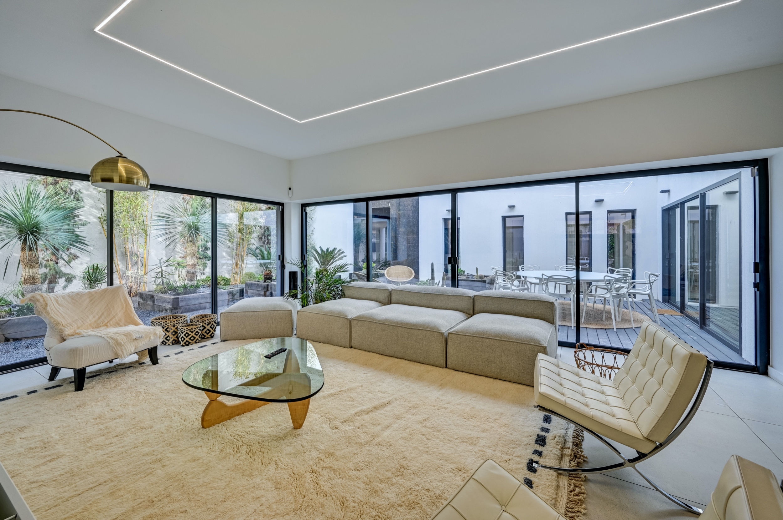  Aix-en-Provence — Contemporary House with Pool, Garden and Parking within Walki… - 物件實景