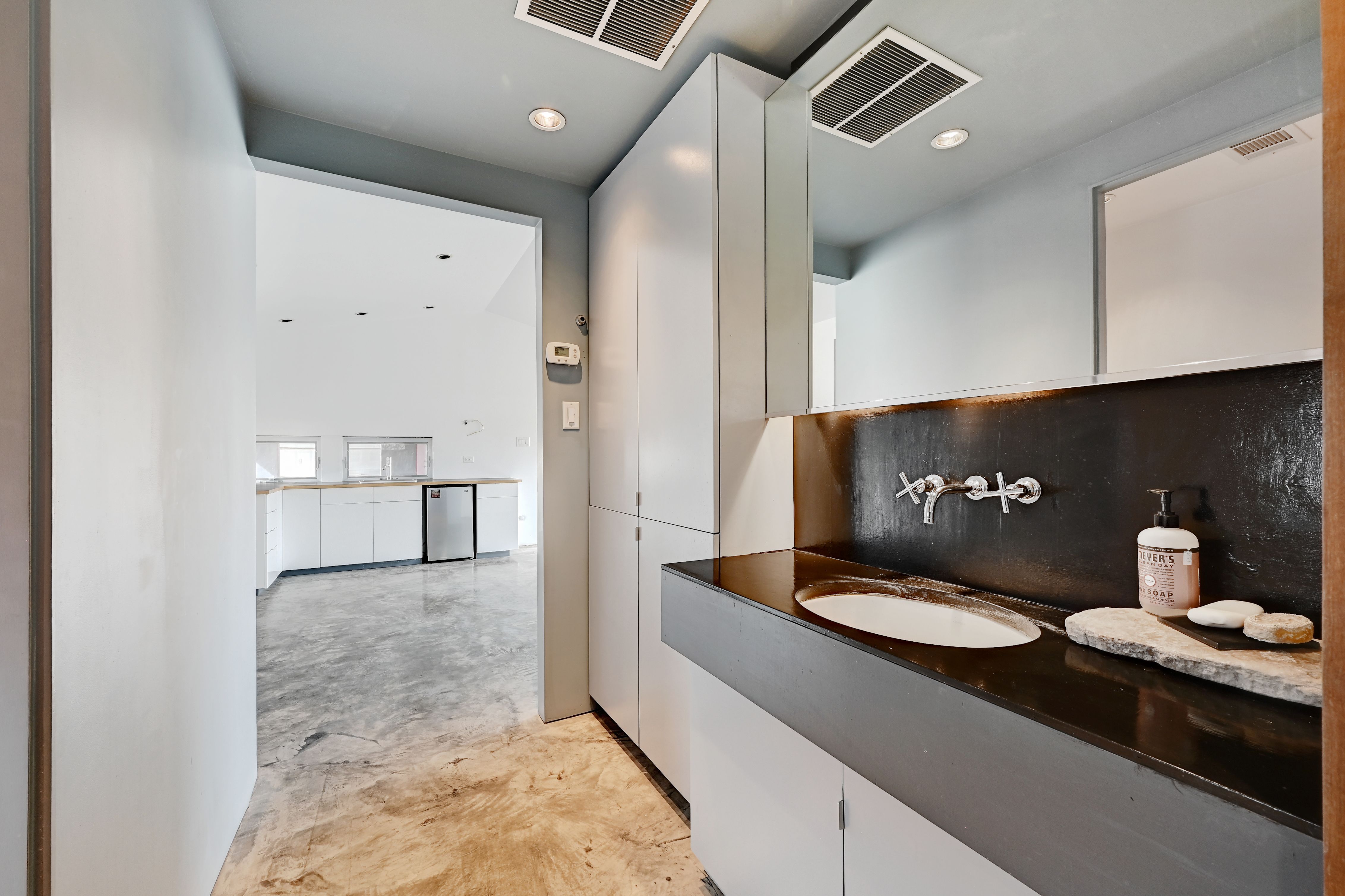  1011 West Washington Street, Marfa, TX 79843 - 物件實景