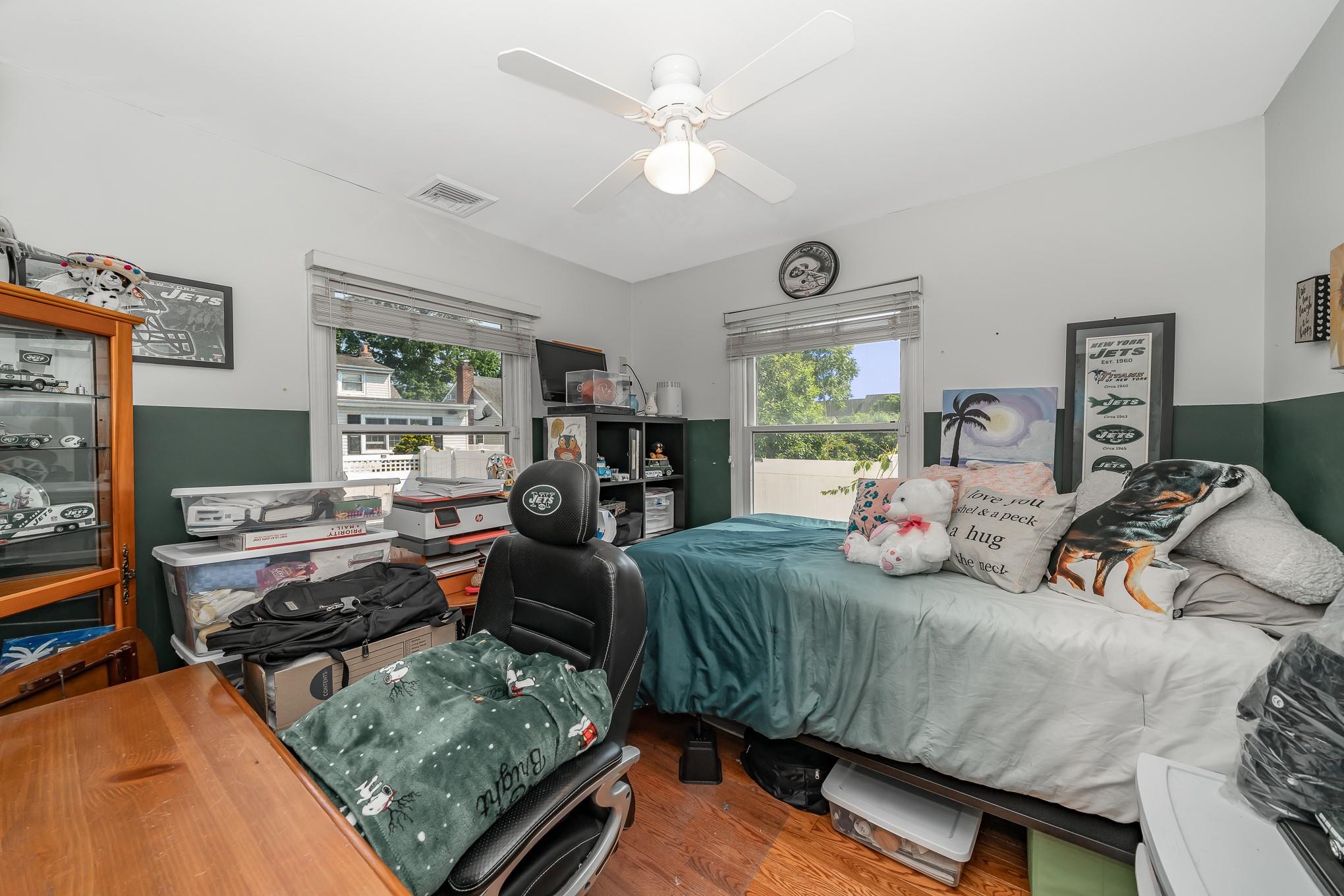 Merrick, New York, 11566, United States, 4 Bedrooms Bedrooms, ,2 BathroomsBathrooms,Residential,For Sale,1931896