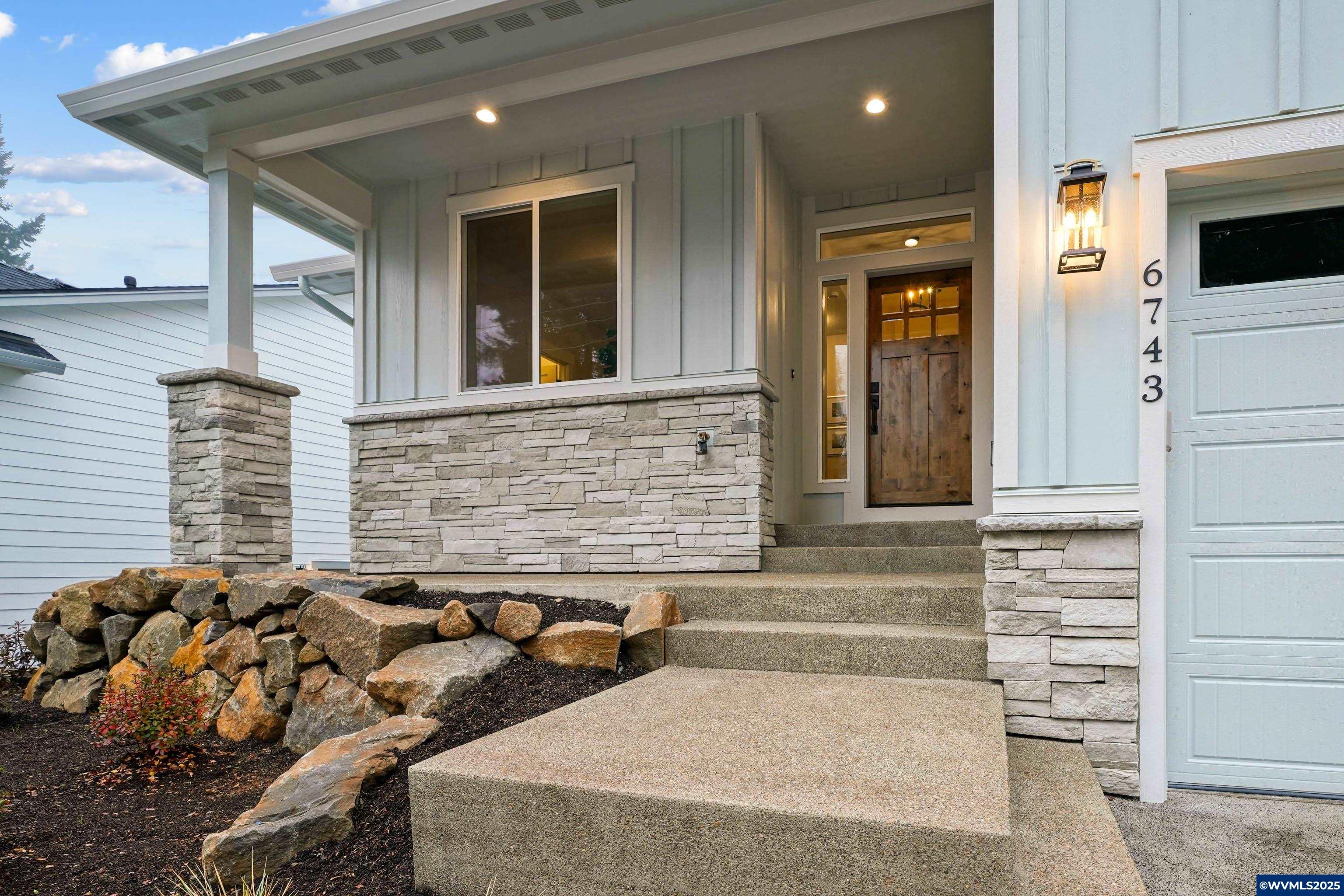 Salem, Oregon, 97306, United States, 3 Bedrooms Bedrooms, ,2 BathroomsBathrooms,Residential,For Sale,1856917