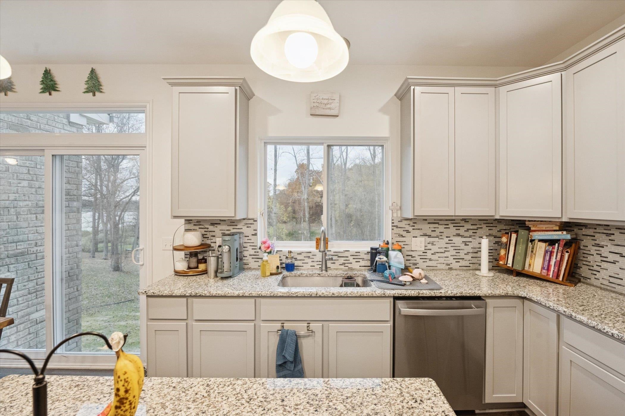 Ortonville, Michigan, 48462, United States, 5 Bedrooms Bedrooms, ,3 BathroomsBathrooms,Residential,For Sale,2008578