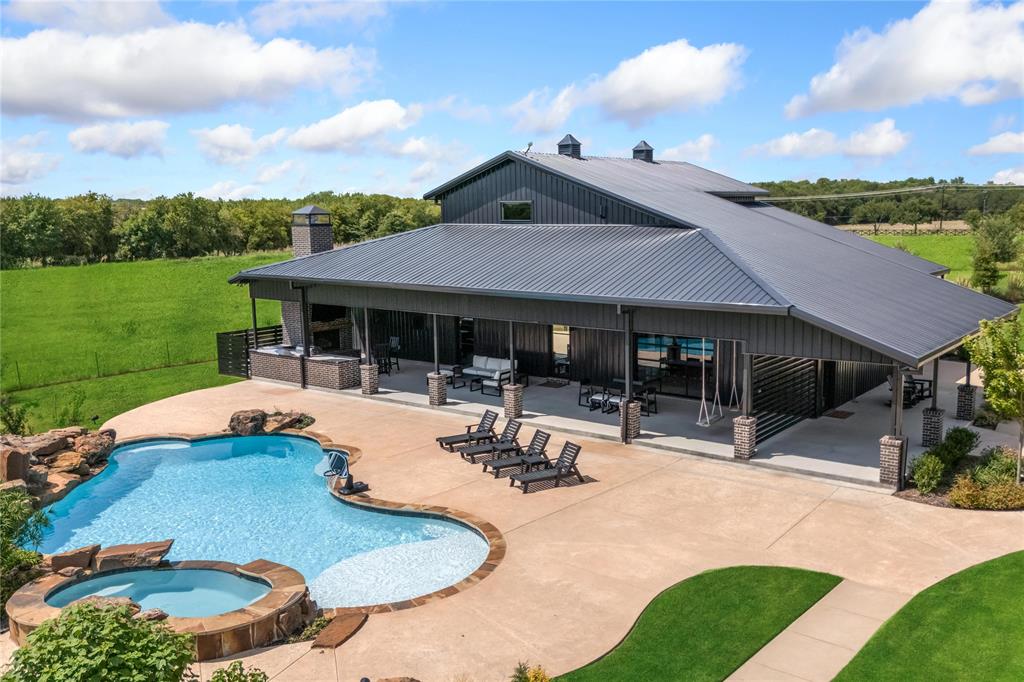 Royse City, Texas, 75189, United States, 4 Bedrooms Bedrooms, ,7 BathroomsBathrooms,Residential,For Sale,1941788