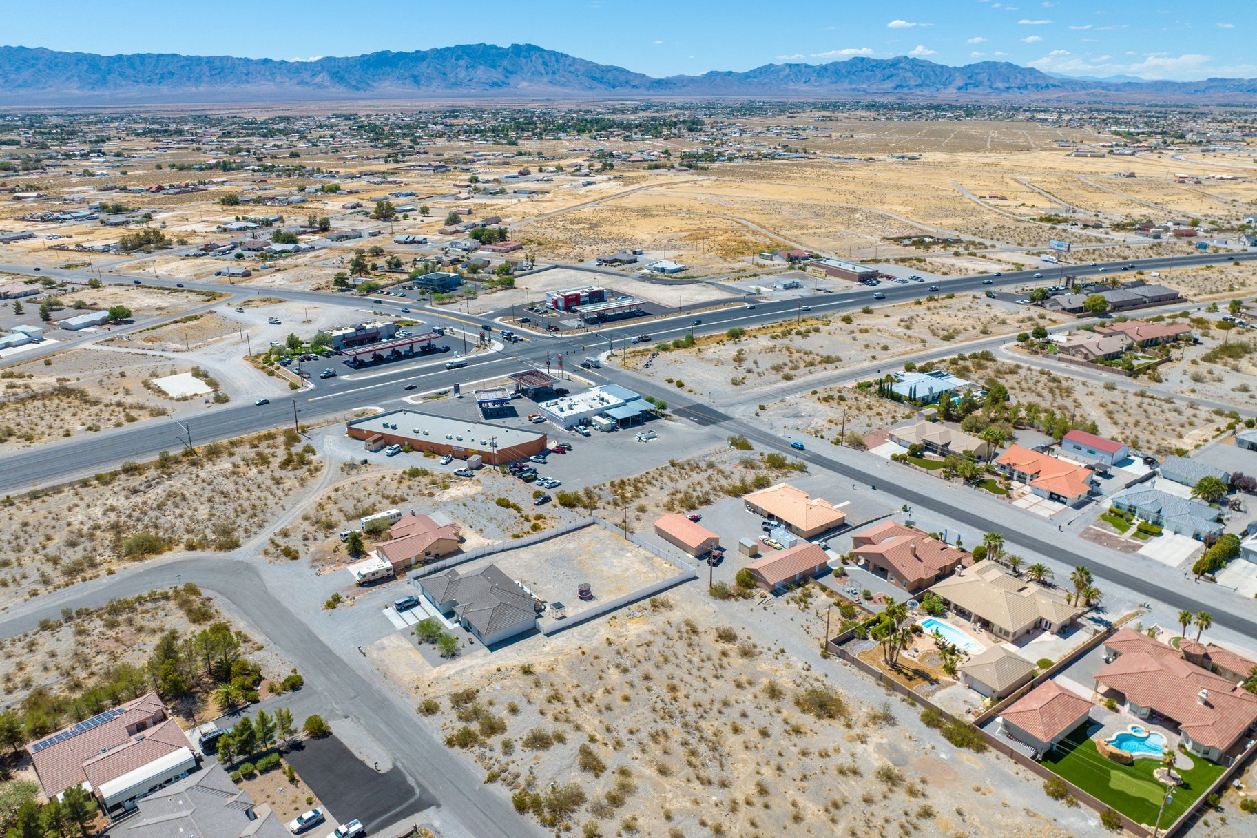  Expansive and Rare Oversized 0.58-Acre Parcel - 物件實景