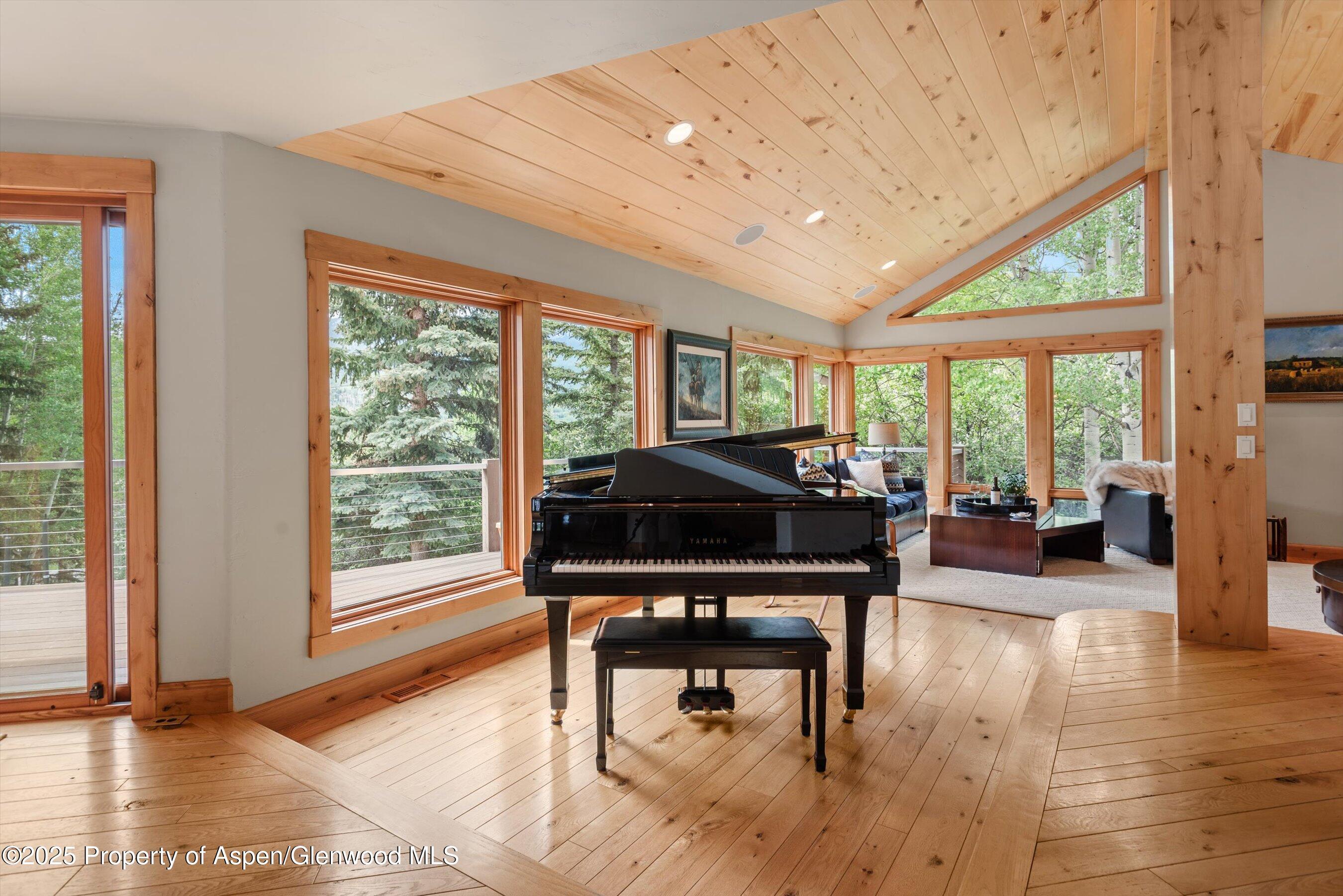 Snowmass Village, Colorado, 81615, United States, 3 Bedrooms Bedrooms, ,3 BathroomsBathrooms,Residential,For Sale,1874657