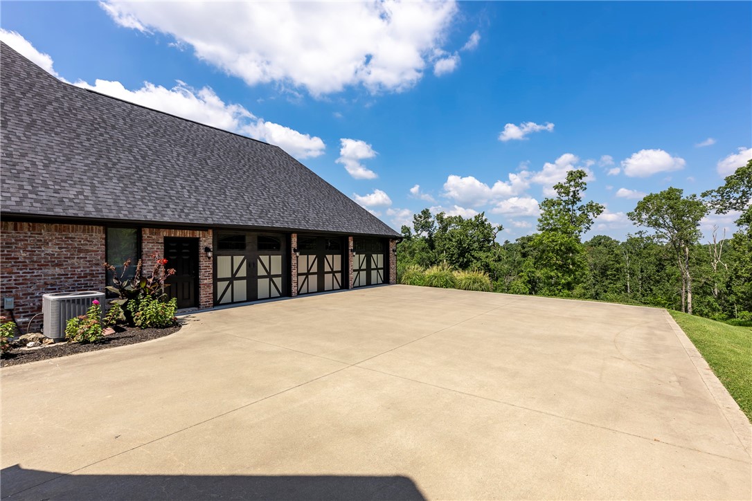 Rogers, Arkansas, 72756, United States, 4 Bedrooms Bedrooms, ,6 BathroomsBathrooms,Residential,For Sale,1987603