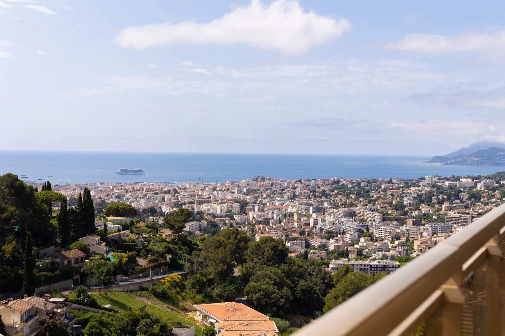 Le Cannet, Provence-Alpes-Côte d’Azur, 06110, FR, 2 Bedrooms Bedrooms, ,1 BathroomBathrooms,Residential,For Sale,1848026