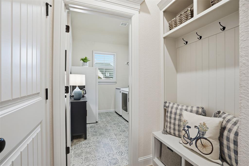 Granbury, Texas, 76048, United States, 4 Bedrooms Bedrooms, ,3 BathroomsBathrooms,Residential,For Sale,2001817