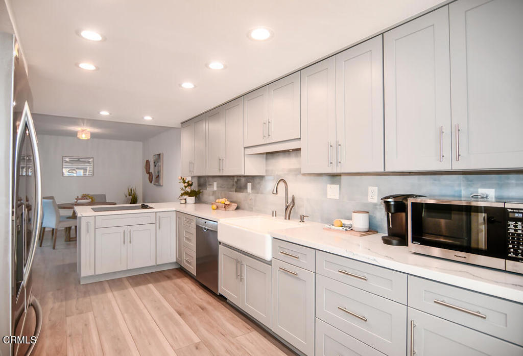 Huntington Beach, California, 92649, United States, 3 Bedrooms Bedrooms, ,3 BathroomsBathrooms,Residential,For Sale,1990906