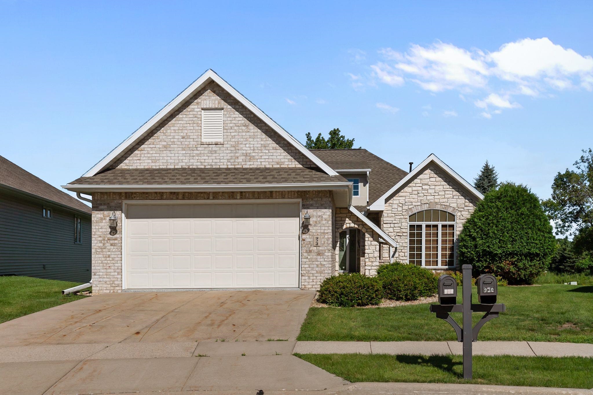 Appleton, Wisconsin, 54913, United States, 3 Bedrooms Bedrooms, ,3 BathroomsBathrooms,Residential,For Sale,1937217