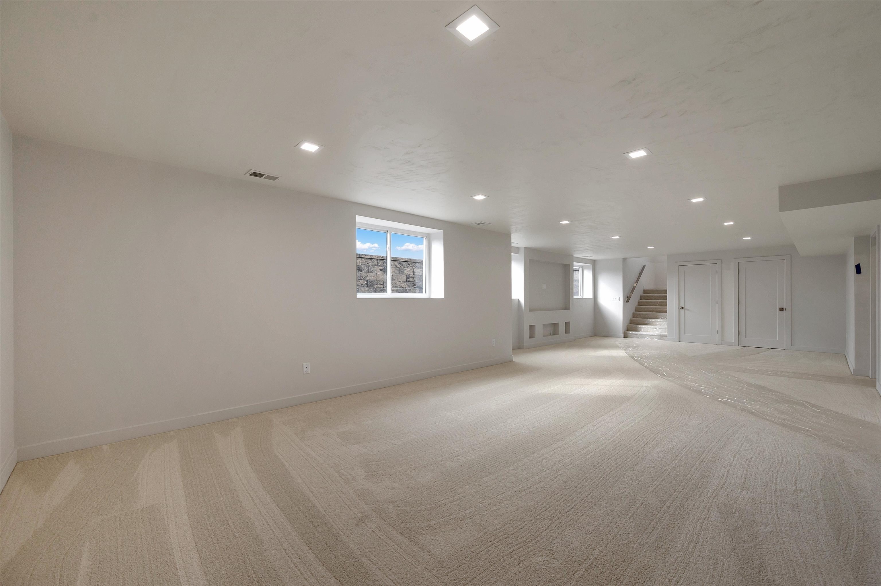 DE PERE, Wisconsin, 54115, United States, 2 Bedrooms Bedrooms, ,3 BathroomsBathrooms,Residential,For Sale,1978807