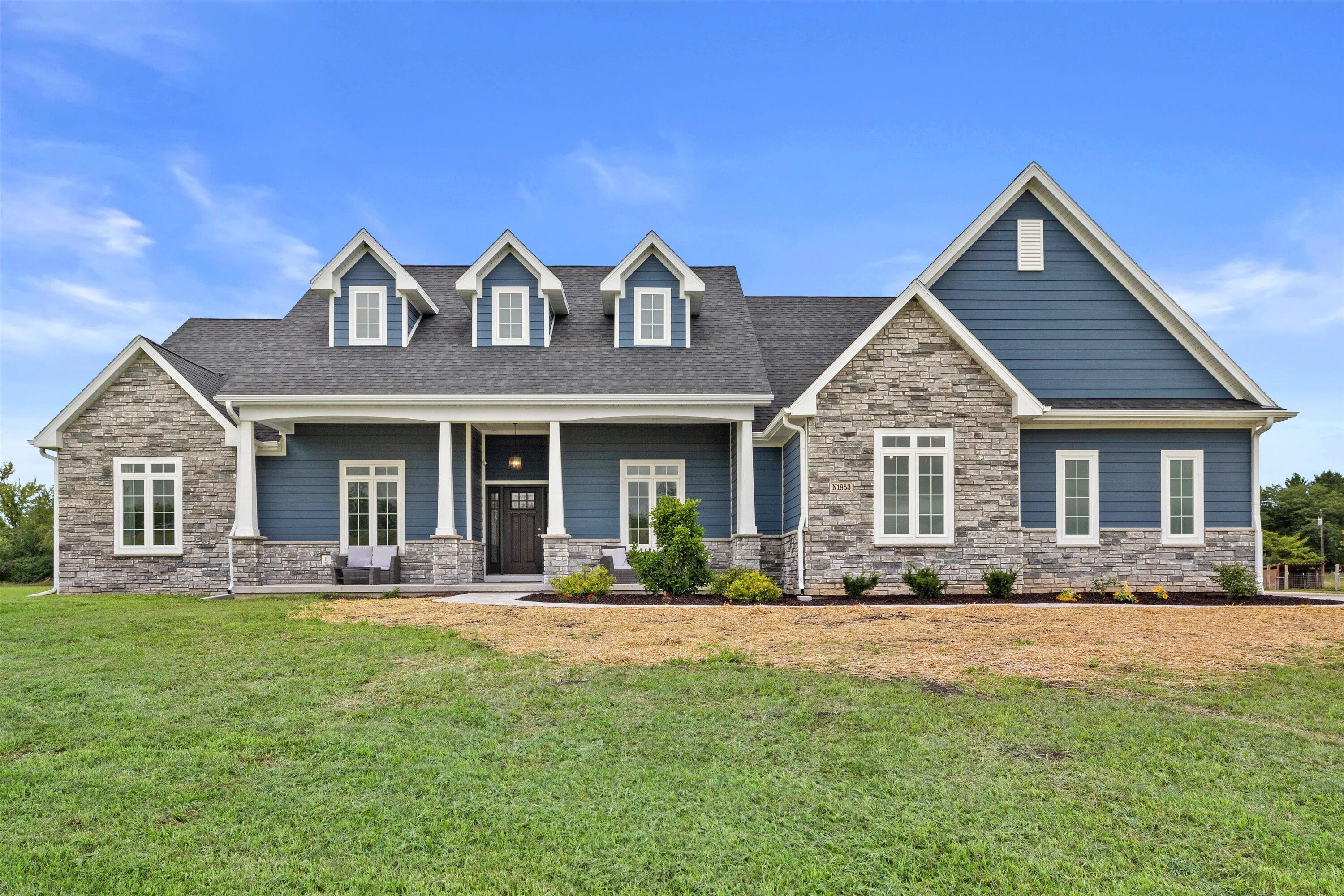 Bloomfield, Wisconsin, 53147, United States, 5 Bedrooms Bedrooms, ,3 BathroomsBathrooms,Residential,For Sale,1921596