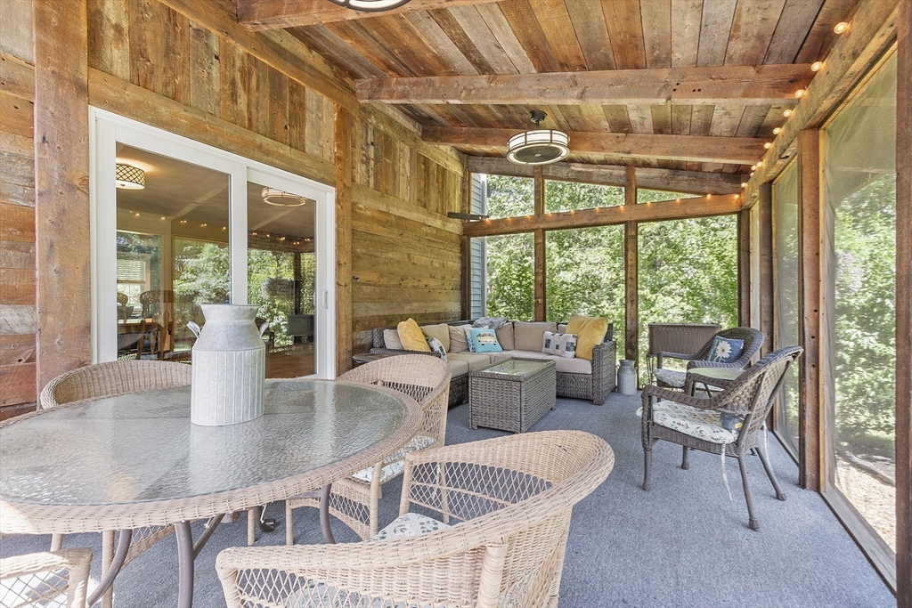 Lunenburg, Massachusetts, 01462, United States, 4 Bedrooms Bedrooms, ,3 BathroomsBathrooms,Residential,For Sale,1885321