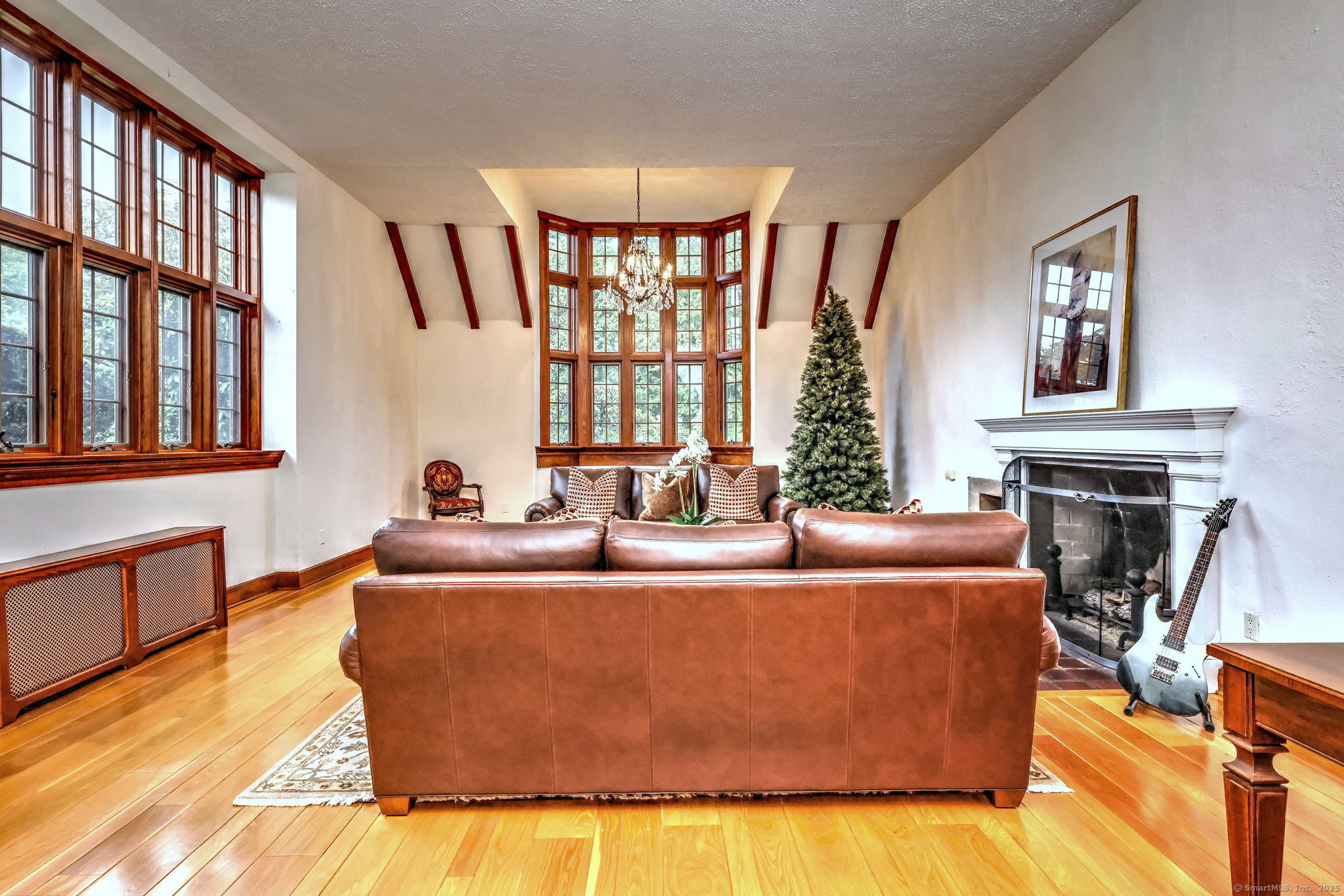 Hamden, Connecticut, 06517, United States, 5 Bedrooms Bedrooms, ,4 BathroomsBathrooms,Residential,For Sale,1924978