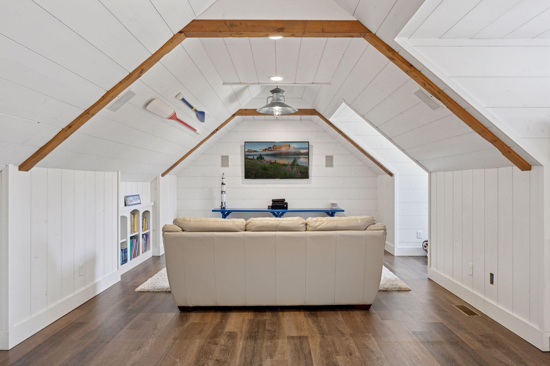 Spicer, Minnesota, 56288, United States, 5 Bedrooms Bedrooms, ,3 BathroomsBathrooms,Residential,For Sale,1993324