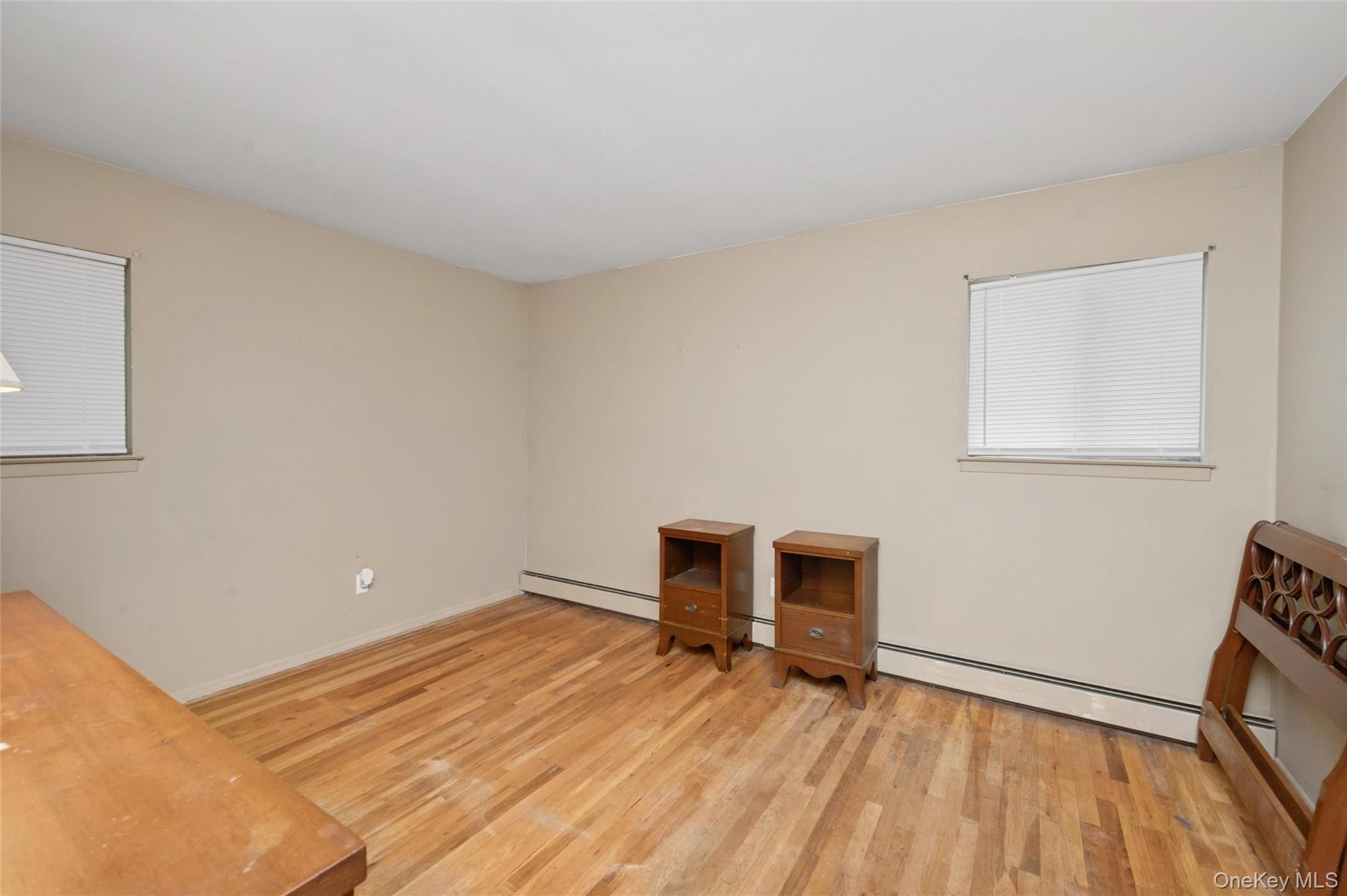 Hicksville, New York, 11801, United States, 4 Bedrooms Bedrooms, ,2 BathroomsBathrooms,Residential,For Sale,1990938