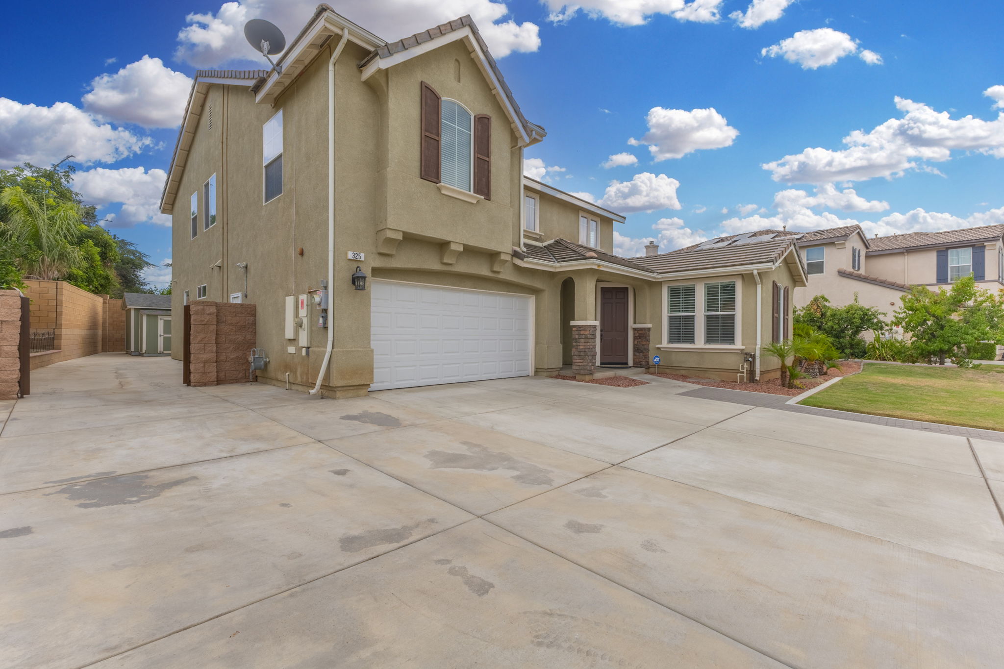 Redlands, California, 92374, United States, 6 Bedrooms Bedrooms, ,4 BathroomsBathrooms,Residential,For Sale,1923576