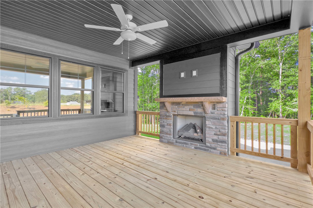 Seneca, South Carolina, 29678, United States, 4 Bedrooms Bedrooms, ,3 BathroomsBathrooms,Residential,For Sale,1900904