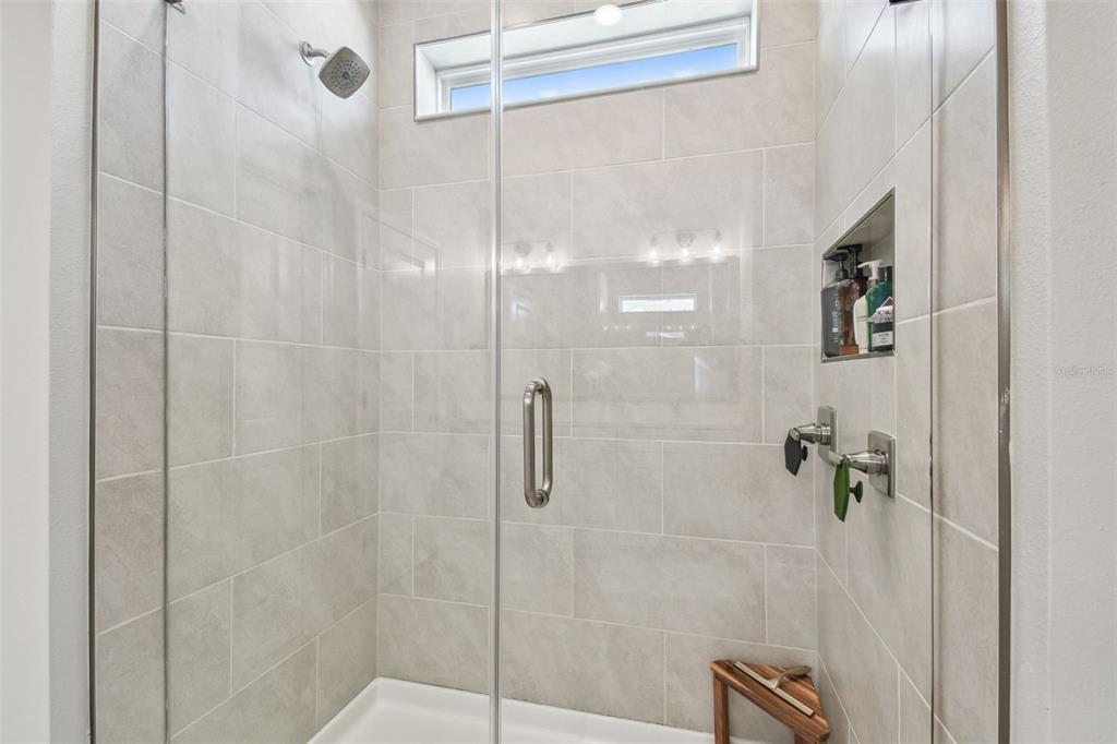 Sarasota, Florida, 34237, United States, 3 Bedrooms Bedrooms, ,4 BathroomsBathrooms,Residential,For Sale,1862311