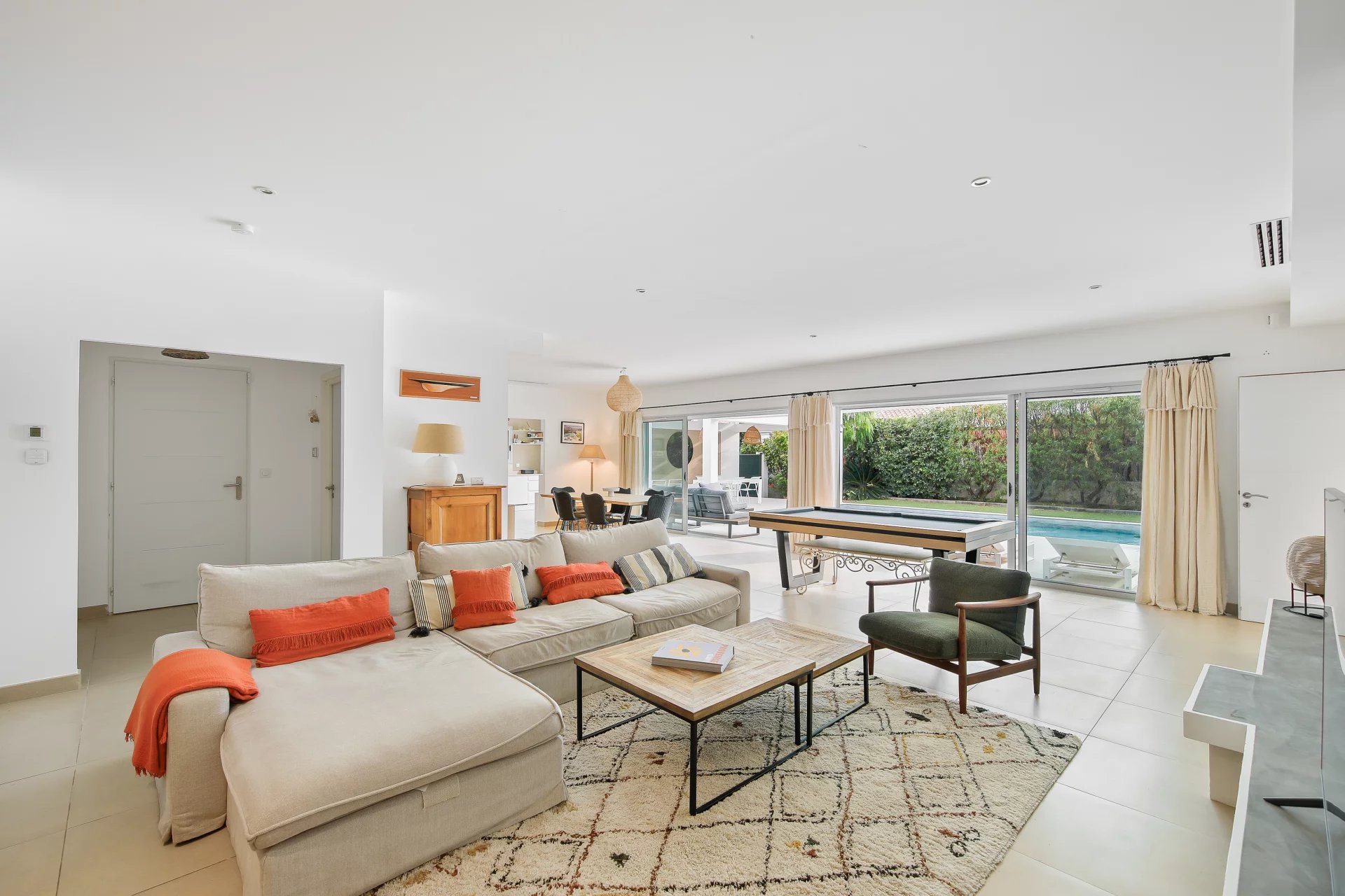 Hyères, Provence-Alpes-Côte d’Azur, 83400, FR, 4 Bedrooms Bedrooms, ,4 BathroomsBathrooms,Residential,For Sale,1991798