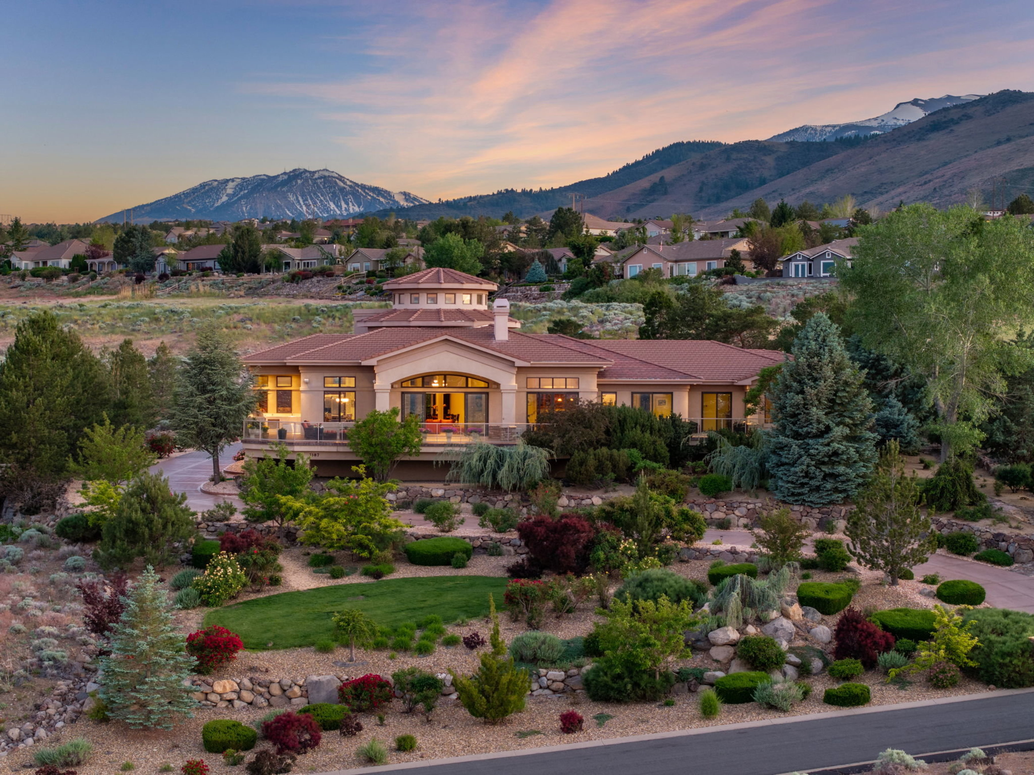  Stunning Custom Home with Breathtaking Views in Reno - 物件實景