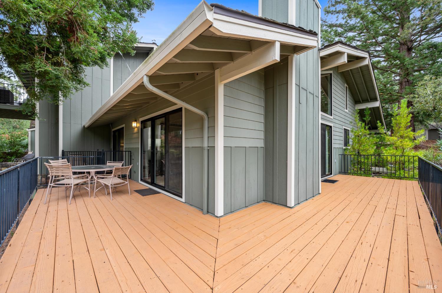 Napa, California, 94558, United States, 3 Bedrooms Bedrooms, ,2 BathroomsBathrooms,Residential,For Sale,1988085