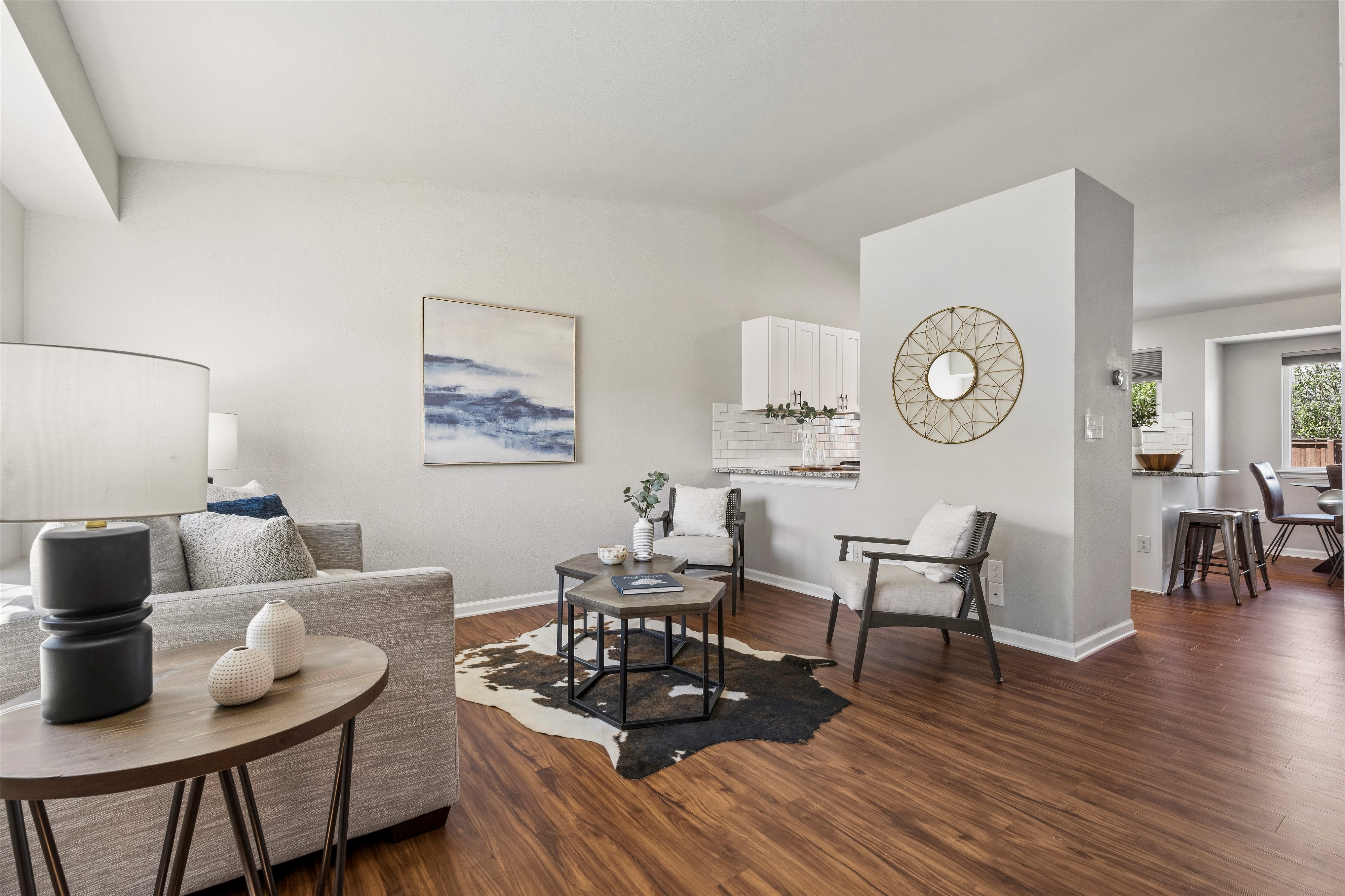  Discover effortless elegance in this stylishly updated home - 物件實景