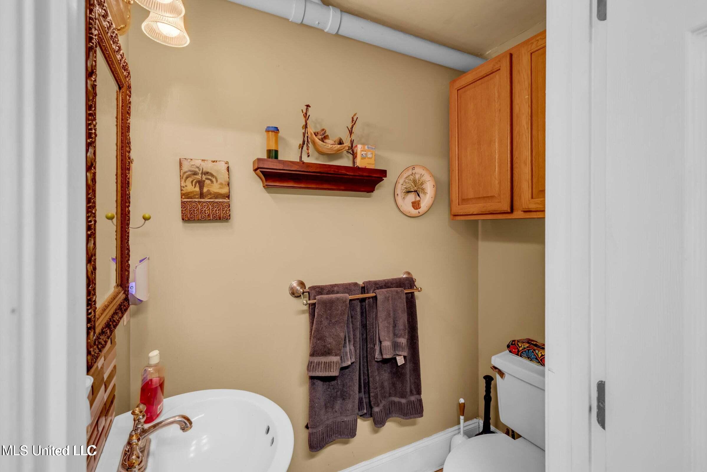 Biloxi, Mississippi, 39530, United States, 3 Bedrooms Bedrooms, ,3 BathroomsBathrooms,Residential,For Sale,1991800