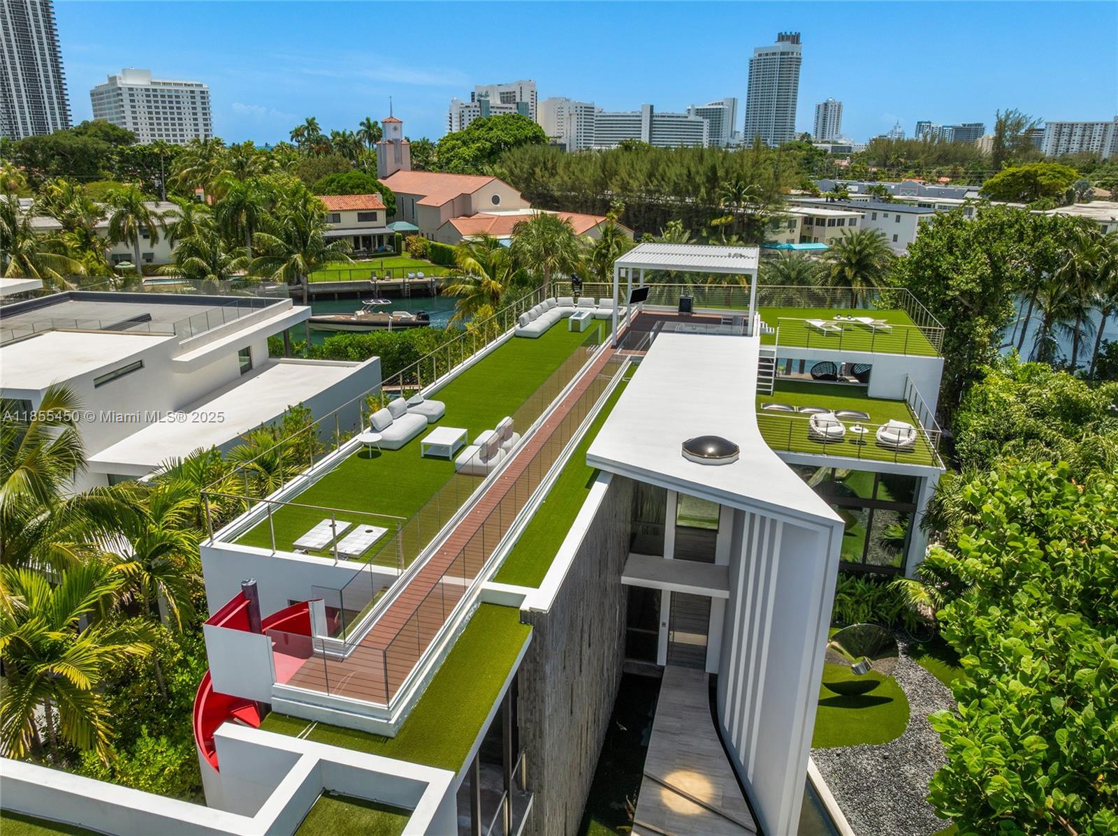Miami Beach, Florida, 33140, United States, 5 Bedrooms Bedrooms, ,8 BathroomsBathrooms,Residential,For Sale,1918042