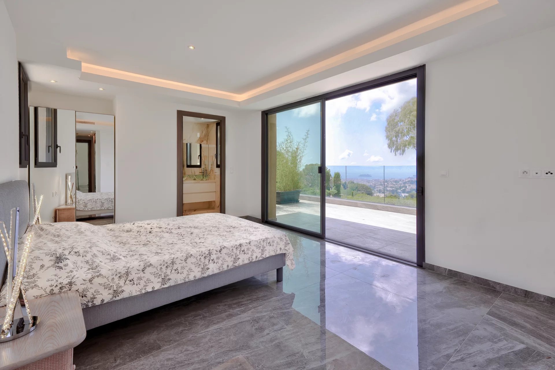 Mougins, Provence-Alpes-Côte d’Azur, 06250, FR, 6 Bedrooms Bedrooms, ,6 BathroomsBathrooms,Residential,For Sale,1954947