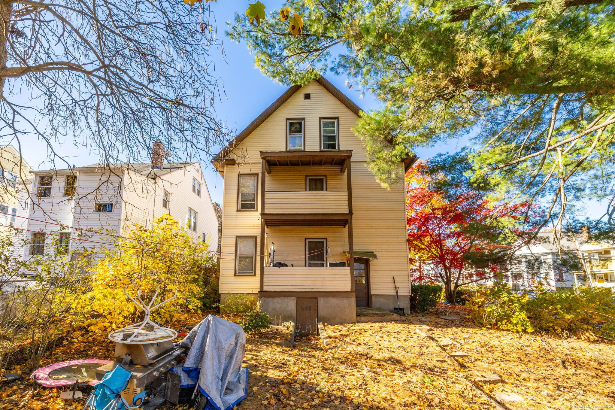 Hartford, Connecticut, 06105, United States, 8 Bedrooms Bedrooms, ,3 BathroomsBathrooms,Residential,For Sale,1994837