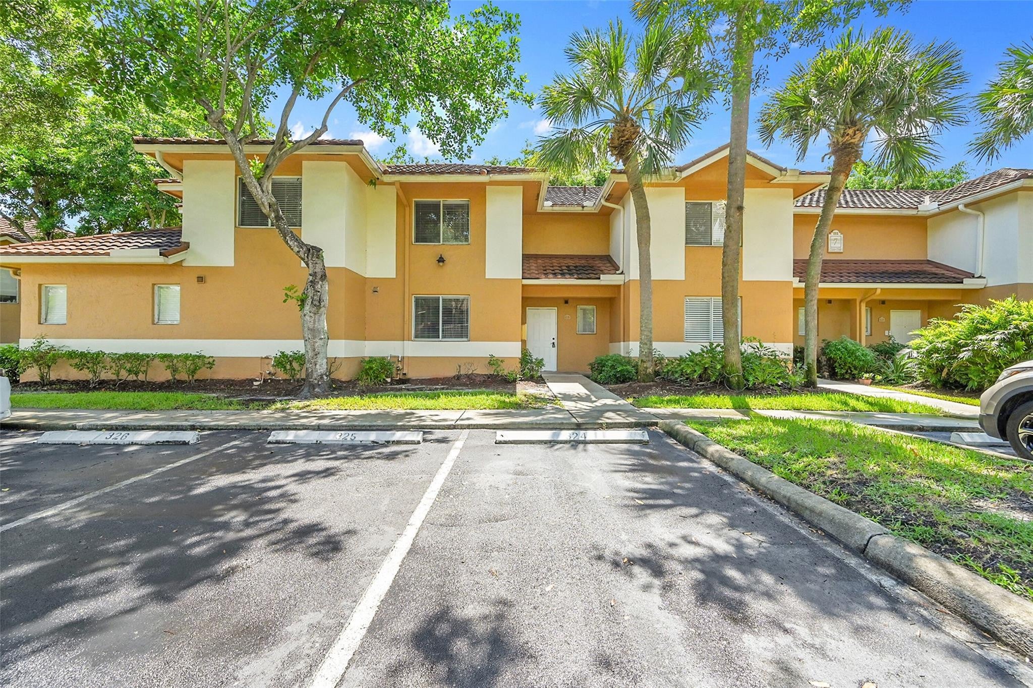 91st Ter, Plantation, FL 33324
