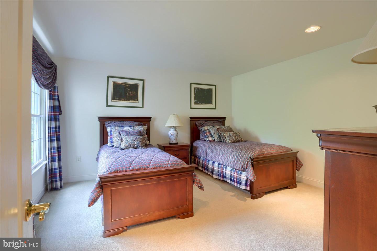 Lemoyne, Pennsylvania, 17043, United States, 5 Bedrooms Bedrooms, ,5 BathroomsBathrooms,Residential,For Sale,1942192