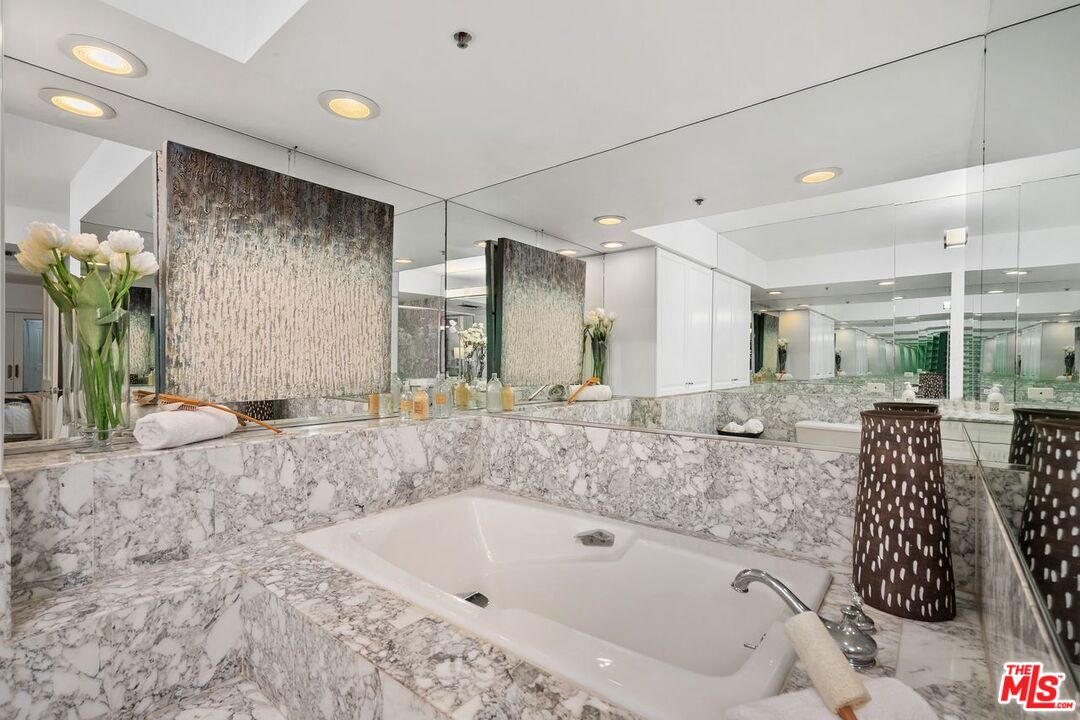 101 Ocean Ave #E501, Santa Monica, California, 90402, United States, 2 Bedrooms Bedrooms, ,2 BathroomsBathrooms,Residential,For Sale,101 Ocean Ave #E501,1616290